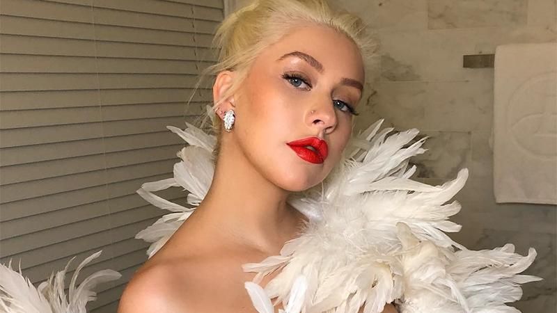 Крістіна Агілера повторила легендарний образ Мадонни: фотофакт Крістіна Агілера повторила легендарний образ Мадонни: фотофакт