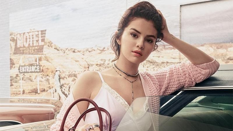 Після терапії Селена Гомес відправилась з друзями на гірськолижний курорт: яскраві фото Після терапії Селена Гомес відправилась з друзями на гірськолижний курорт: яскраві фото