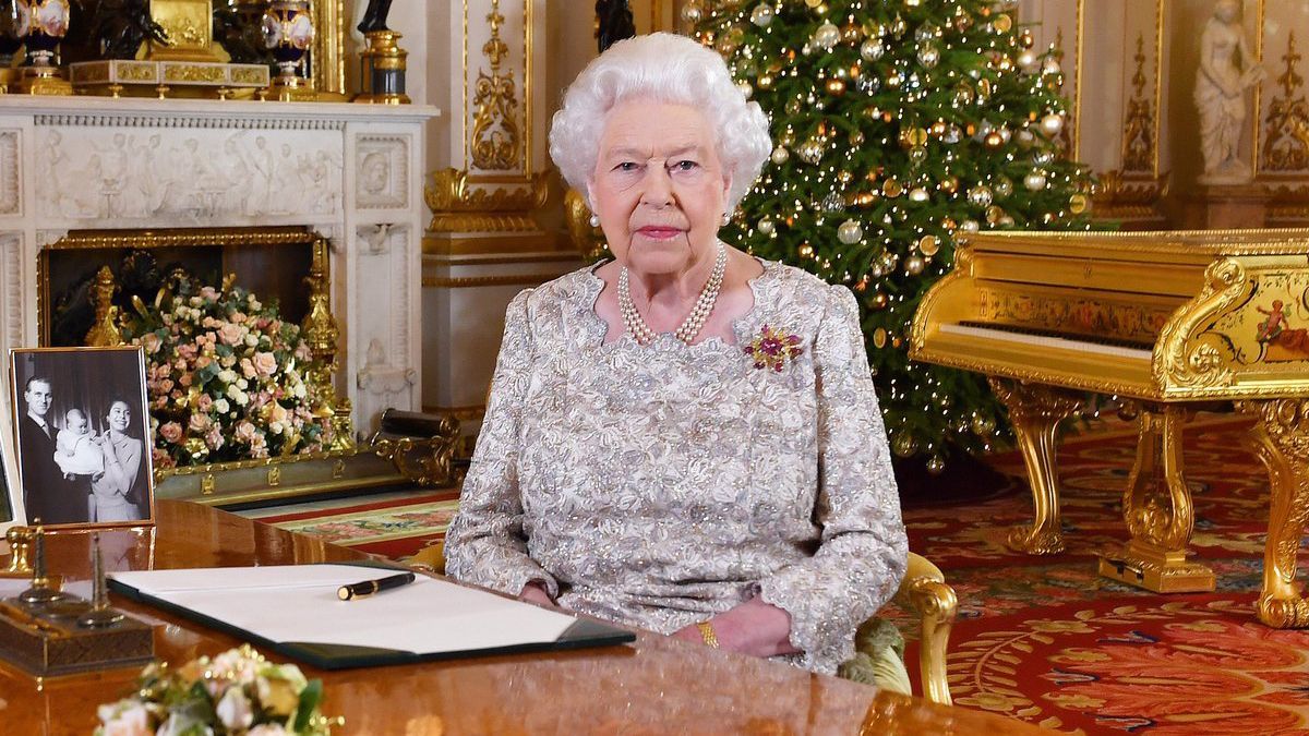 "Вера, семья и дружба — здесь я беру вдохновение": Елизавета II произнесла праздничную речь