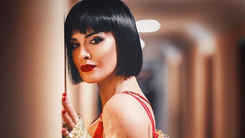 Даша Астафьева презентовала игривый клип, снятый во Франции: видео Даша Астафьева презентовала игривый клип, снятый во Франции: видео