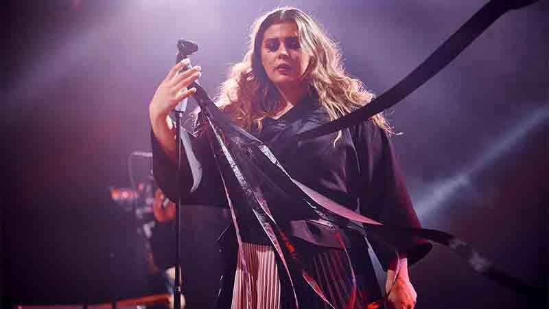 KAZKA - Cry - текст пісні КАЗКА - Плакала: слова на англійській - слухати онлайн KAZKA - Cry - текст пісні КАЗКА - Плакала: слова на англійській - слухати онлайн