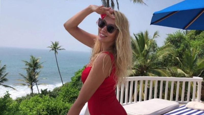Оля Полякова поделилась горячим снимком из Майами