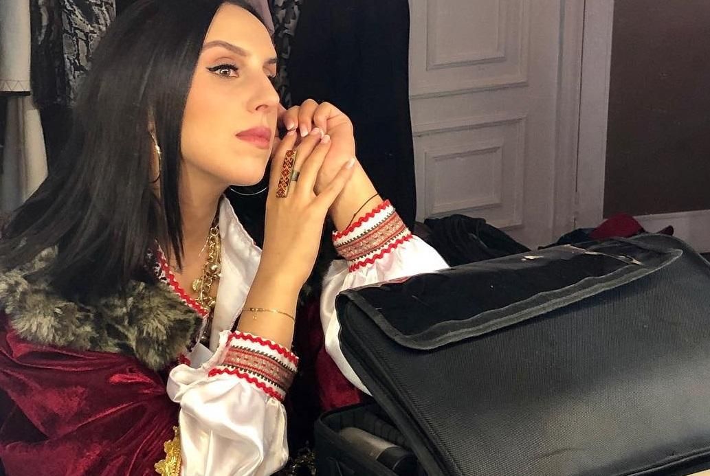 В українській вишиванці: Джамала одягнула національний одяг на Маврикії В українській вишиванці: Джамала одягнула національний одяг на Маврикії