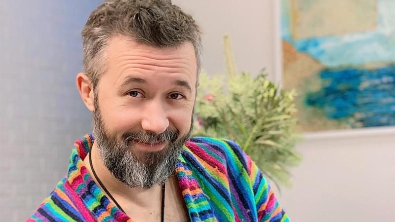 Похож на Цоя: Сергей Бабкин показал первое фото в паспорте Похож на Цоя: Сергей Бабкин показал первое фото в паспорте