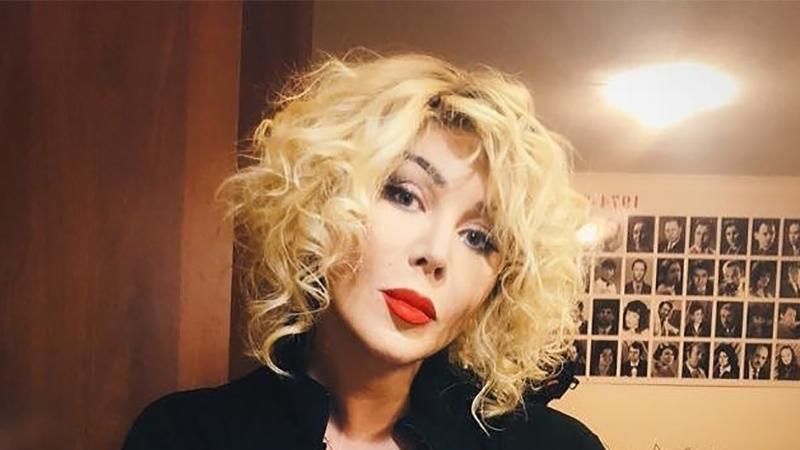 Ірина Білик приміряла корсет з прозорою спідницею: фото Ірина Білик приміряла корсет з прозорою спідницею: фото