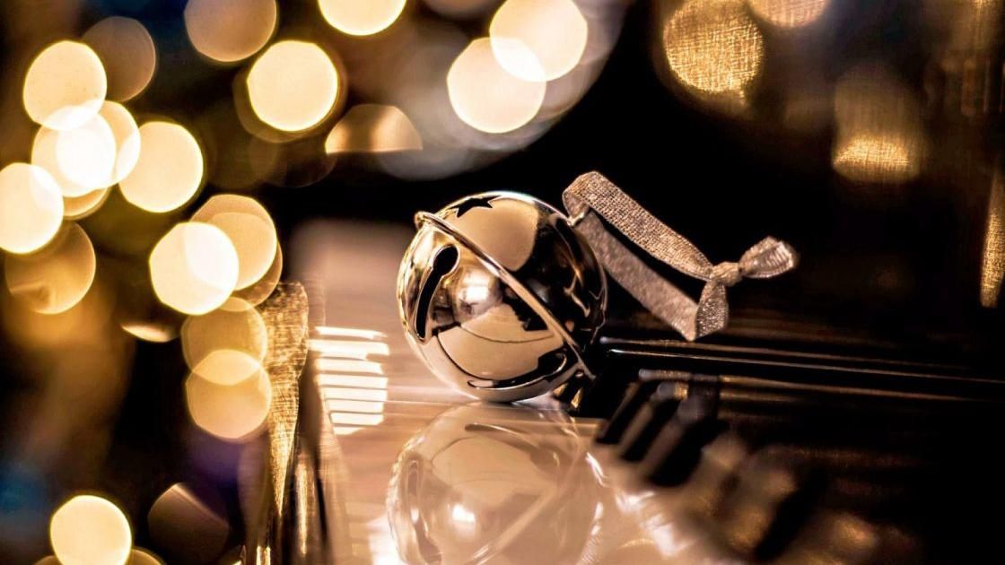 Знаменита пісня Леонтовича "Щедрик" зазвучала в техно-версії: відеоробота українських митців Знаменита пісня Леонтовича "Щедрик" зазвучала в техно-версії: відеоробота українських митців