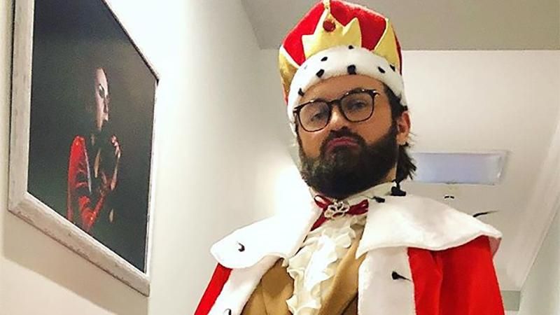 Без ярких костюмов и бороды: Дзидзьо умилил сеть детским фото Без ярких костюмов и бороды: Дзидзьо умилил сеть детским фото