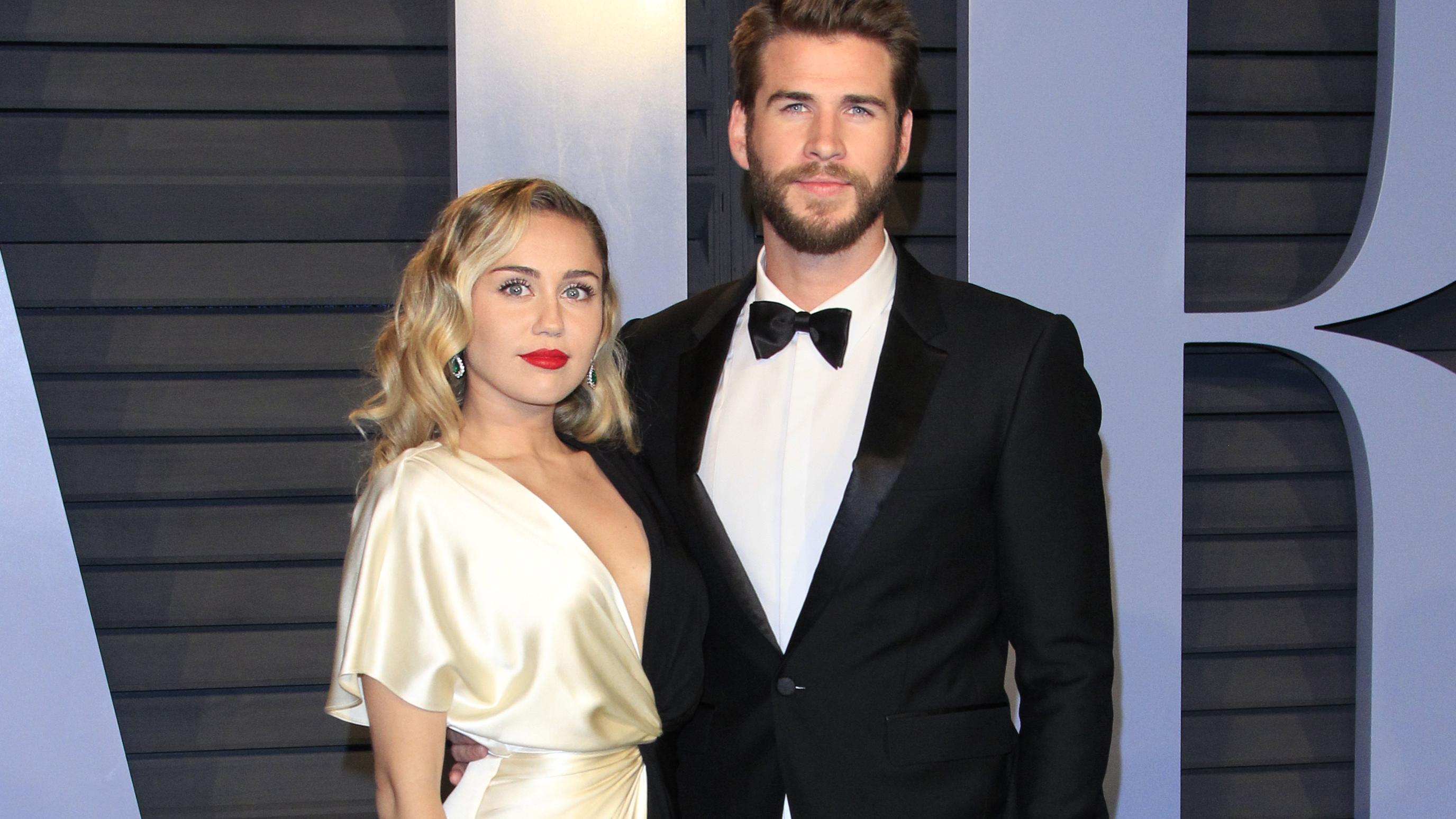 Майли Сайрус и Лиам Хемсворт впервые появились на публике после тайной свадьбы