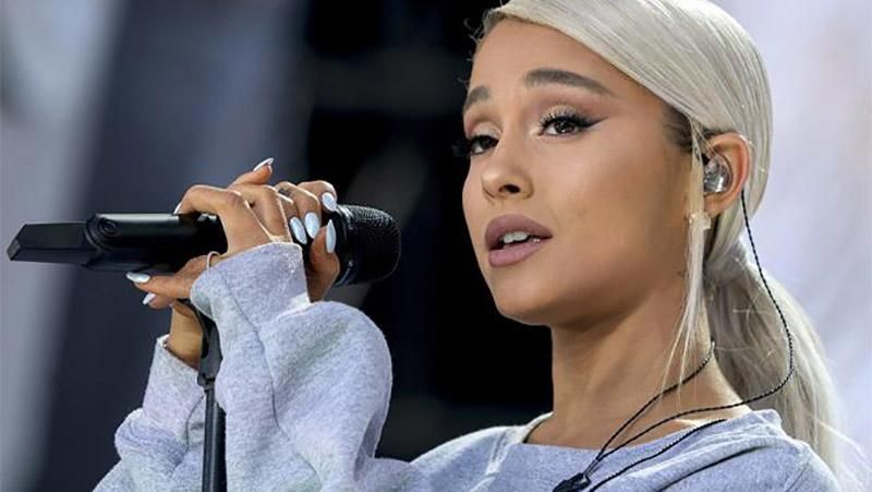 Аріана Гранде оконфузилась через татуювання: кумедні деталі Аріана Гранде оконфузилась через татуювання: кумедні деталі