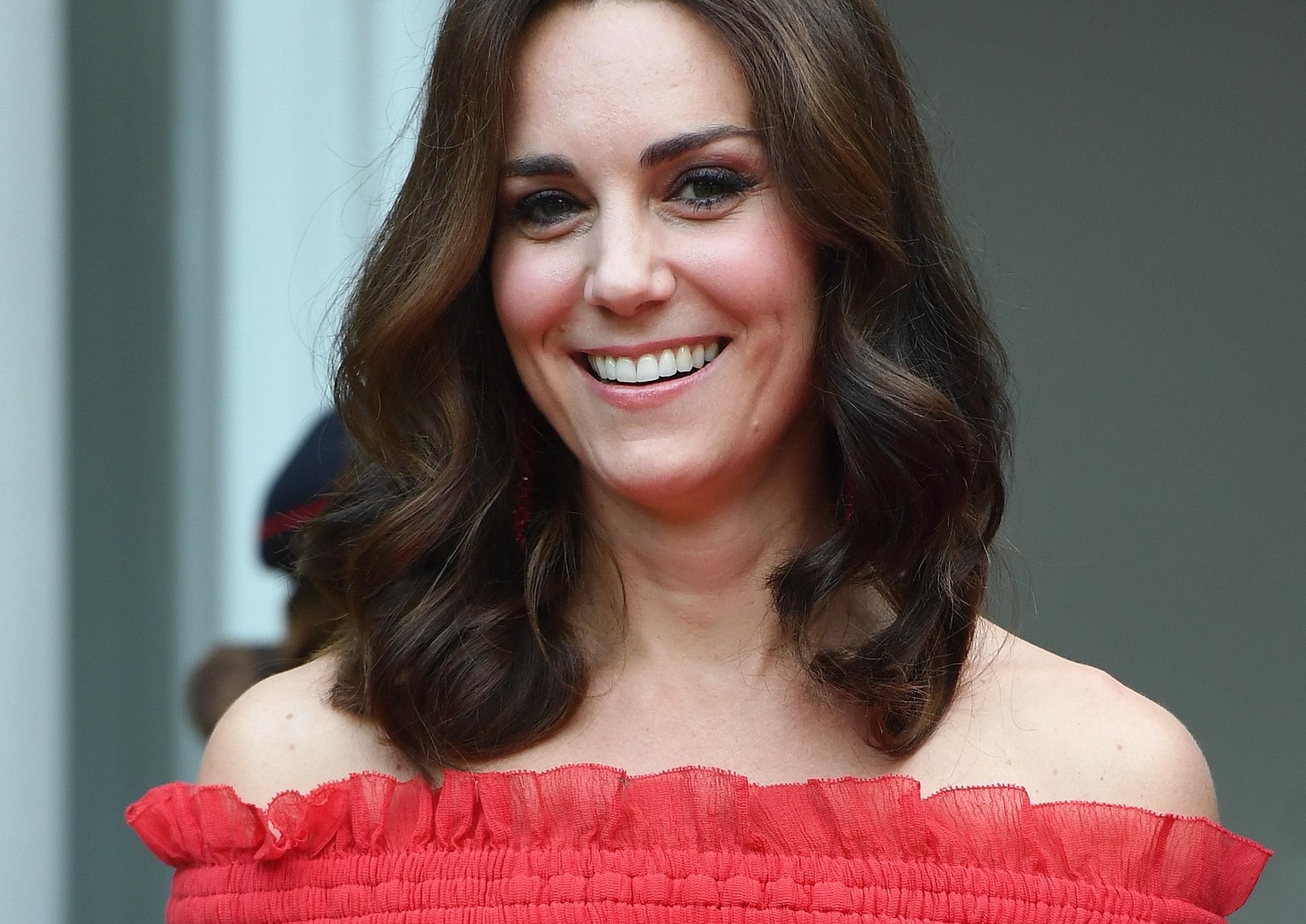 Кейт Міддлтон одягнула стару сукню на день народження мами: фото Кейт Міддлтон одягнула стару сукню на день народження мами: фото