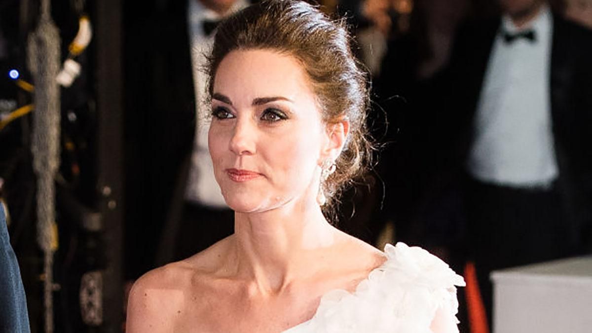Кейт Міддлтон приголомшила вишуканою сукнею на урочистій церемонії BAFTA-2019: фото 