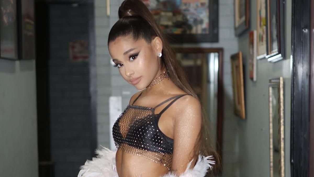 Сразу три песни Арианы Гранде возглавили чарт Billboard Сразу три песни Арианы Гранде возглавили чарт Billboard