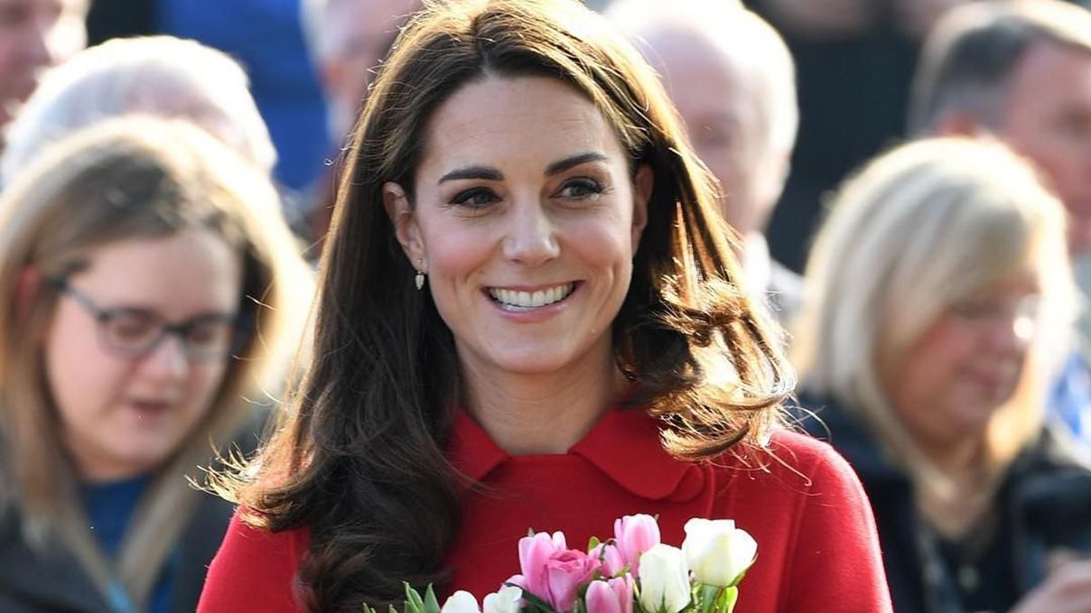 Кейт Міддлтон зачарувала яскравим образом у Белфасті Кейт Міддлтон зачарувала яскравим образом у Белфасті