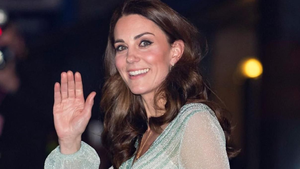 Кейт Миддлтон засветила гламурное платье на концерте в Белфасте: эффектные фото Кейт Миддлтон засветила гламурное платье на концерте в Белфасте: эффектные фото