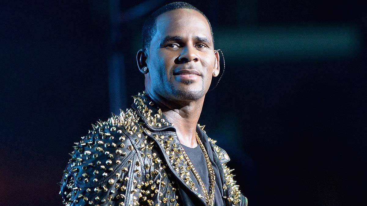 Американский певец R.Kelly загремел в тюрьму: известна причина Американский певец R.Kelly загремел в тюрьму: известна причина