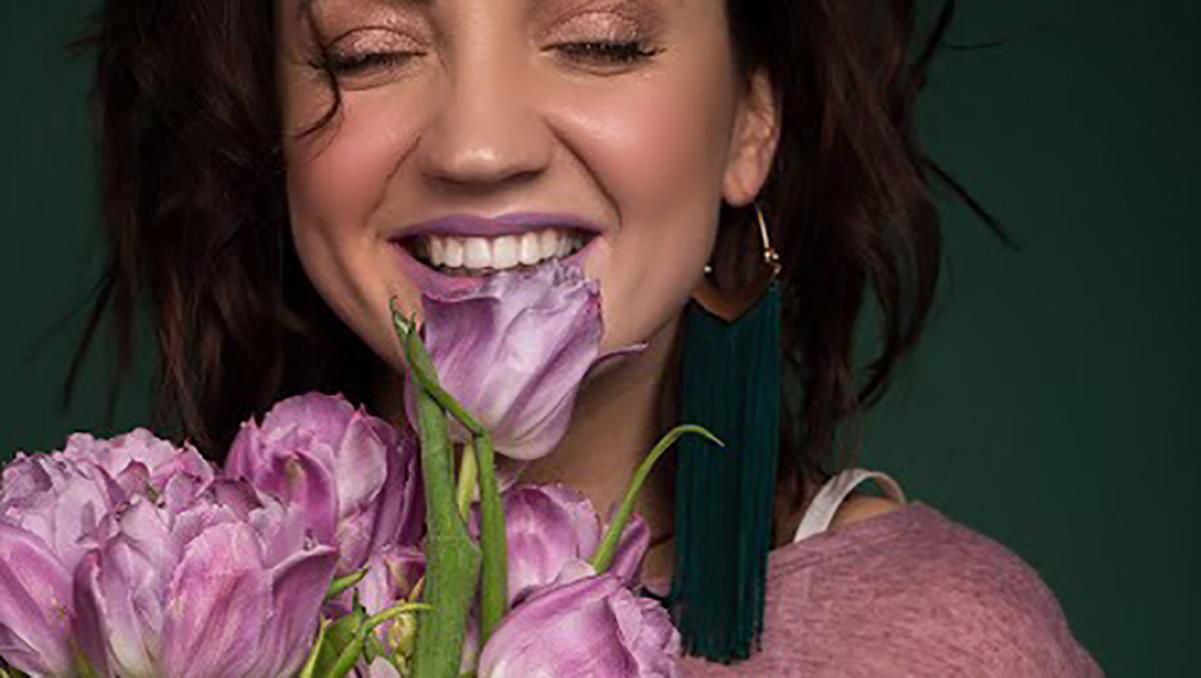 Оля Цибульська розповіла, що носить в сумочці і чому її друзі цього бояться Оля Цибульська розповіла, що носить в сумочці і чому її друзі цього бояться