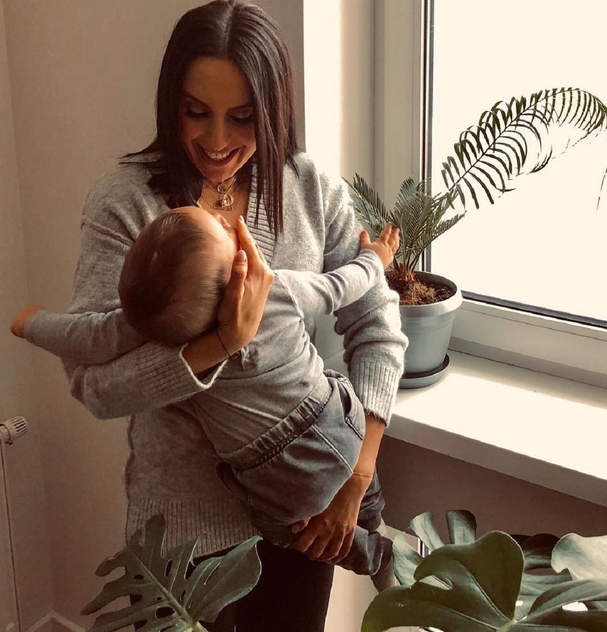 Джамала показала трогательные фото с годовалым сыном Джамала показала трогательные фото с годовалым сыном