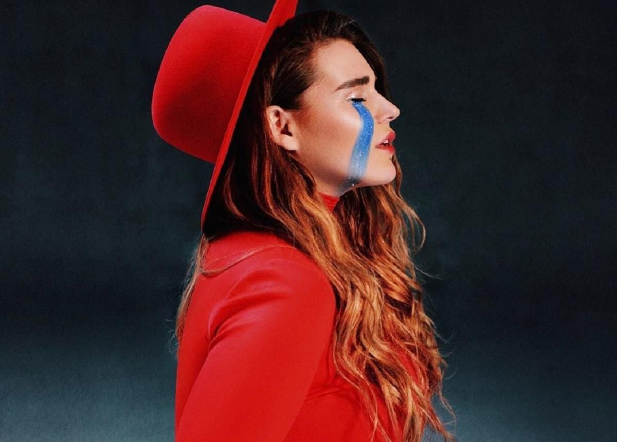 Хит "Плакала" зазвучал по-новому: группа KAZKA презентовала новые ремиксы Хит "Плакала" зазвучал по-новому: группа KAZKA презентовала новые ремиксы