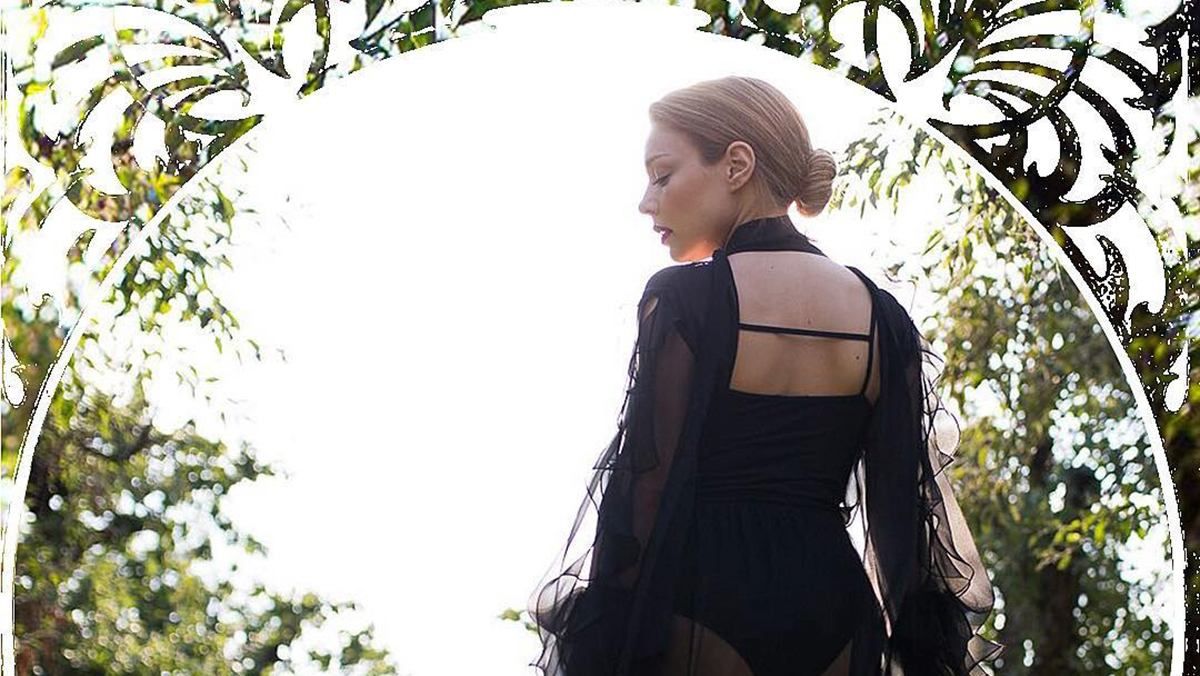 Тина Кароль примерила пикантные наряды от украинского дизайнера: фото Тина Кароль примерила пикантные наряды от украинского дизайнера: фото