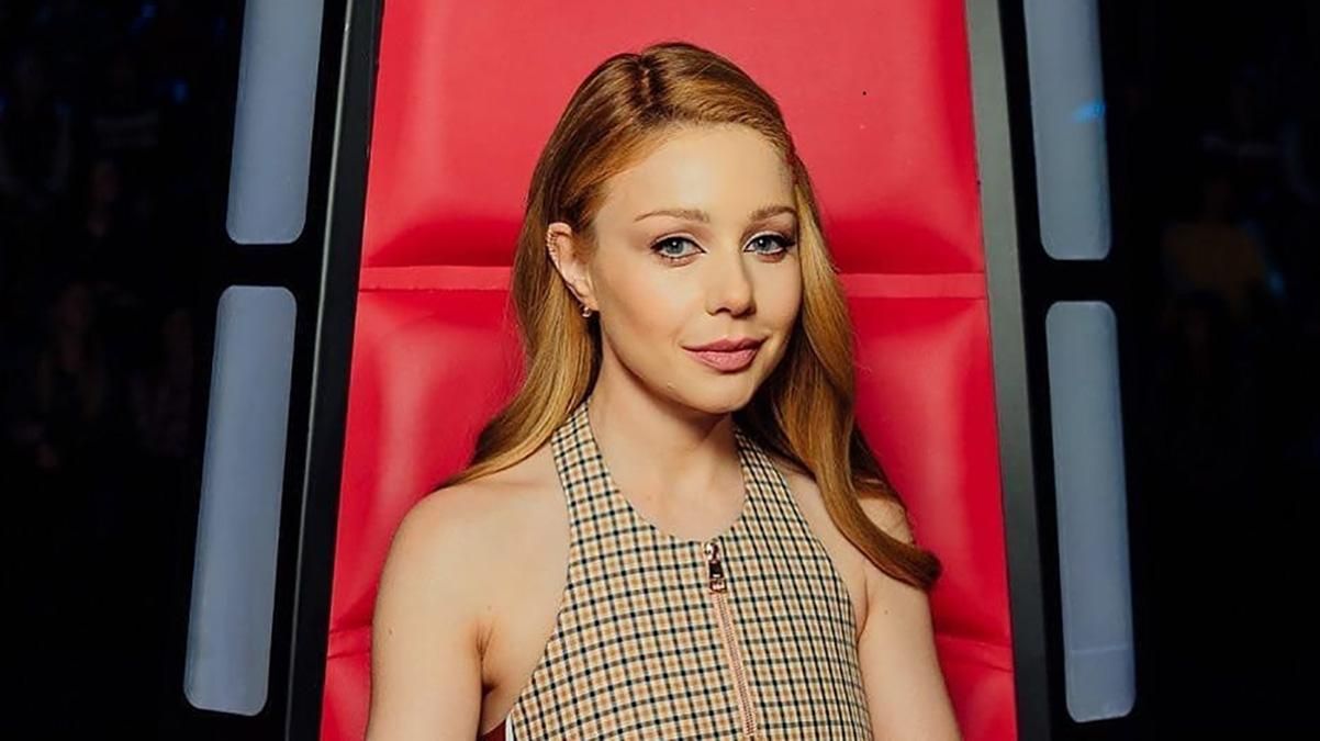 "Голос страны-9": Тина Кароль пришла на вокальные нокауты в стильном платье "Голос страны-9": Тина Кароль пришла на вокальные нокауты в стильном платье