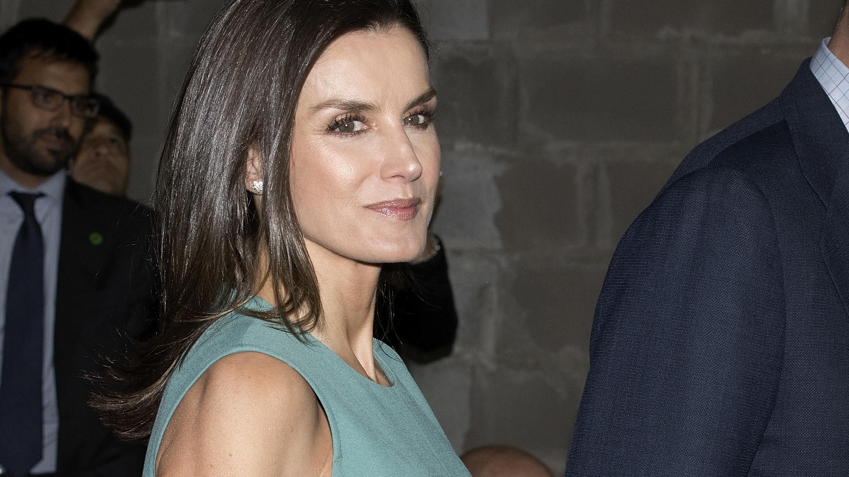 Королева Летиция очаровала нежным образом на встрече в Аргентине Королева Летиция очаровала нежным образом на встрече в Аргентине