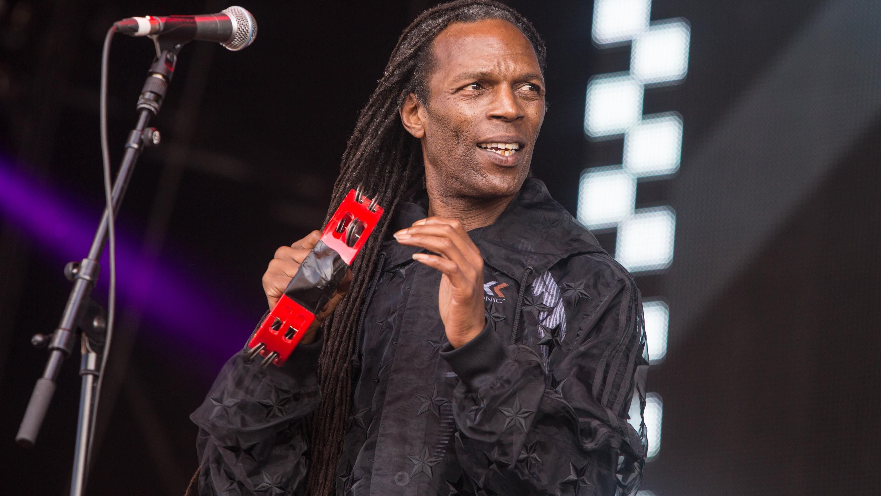 Помер Роджер Чарлері – причина смерті та біографія соліста The Beat Помер Роджер Чарлері – причина смерті та біографія соліста The Beat