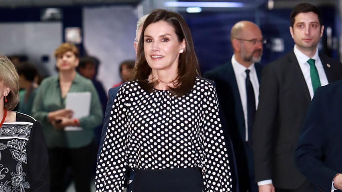 Королева Іспанії обрала елегантний образ для публічного виходу: фото Королева Іспанії обрала елегантний образ для публічного виходу: фото