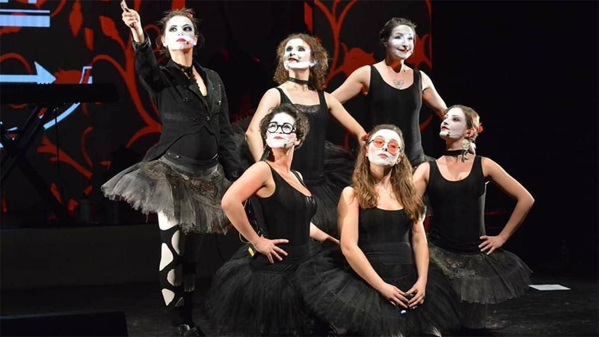 Dakh Daughters презентували феєричний альбом під назвою AIR Dakh Daughters презентували феєричний альбом під назвою AIR