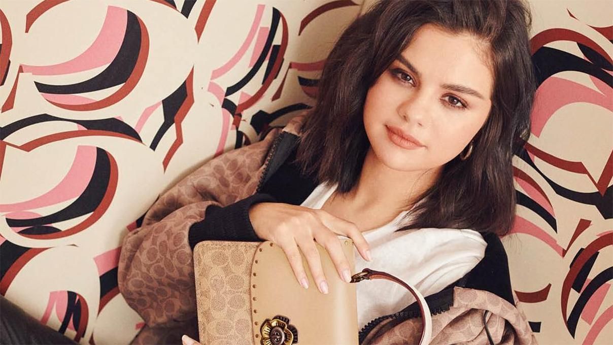 Восстановилась после депрессии: Селена Гомес снялась для рекламы сумок от Coach Восстановилась после депрессии: Селена Гомес снялась для рекламы сумок от Coach