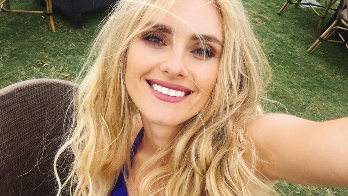 Было страшно, – Ирина Федишин во время отдыха попала в песчаную бурю