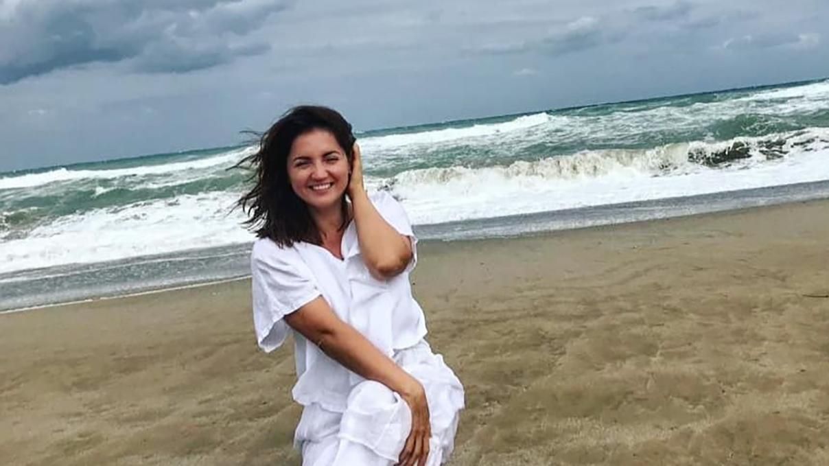 Оля Цибульская засветила стройные ножки на курорте в Анталии Оля Цибульская засветила стройные ножки на курорте в Анталии