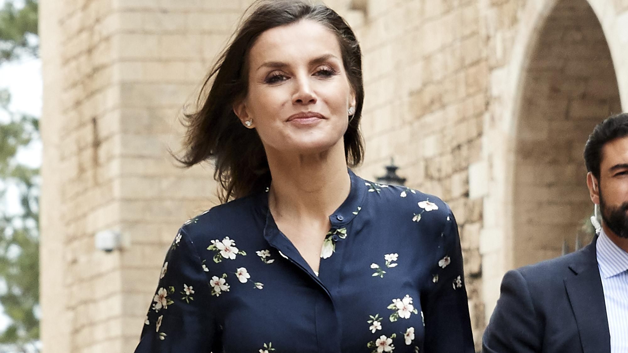 Королева Летиція продемонструвала стильний образ на Великодній службі Королева Летиція продемонструвала стильний образ на Великодній службі