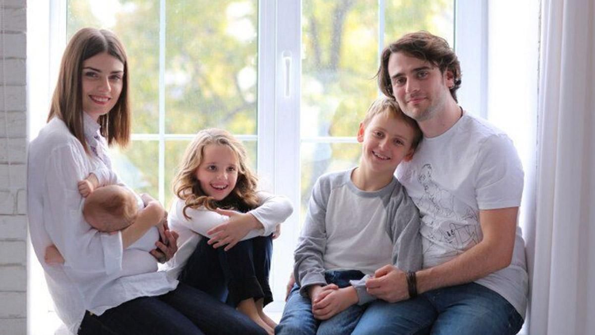 Участник "Океан Эльзы" Милош Елич в четвертый раз станет отцом Участник "Океан Эльзы" Милош Елич в четвертый раз станет отцом