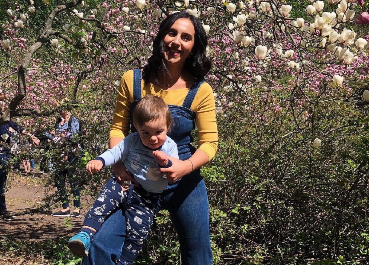 В цветах украинского флага: стильная Джамала показала фото с сыном на природе В цветах украинского флага: стильная Джамала показала фото с сыном на природе