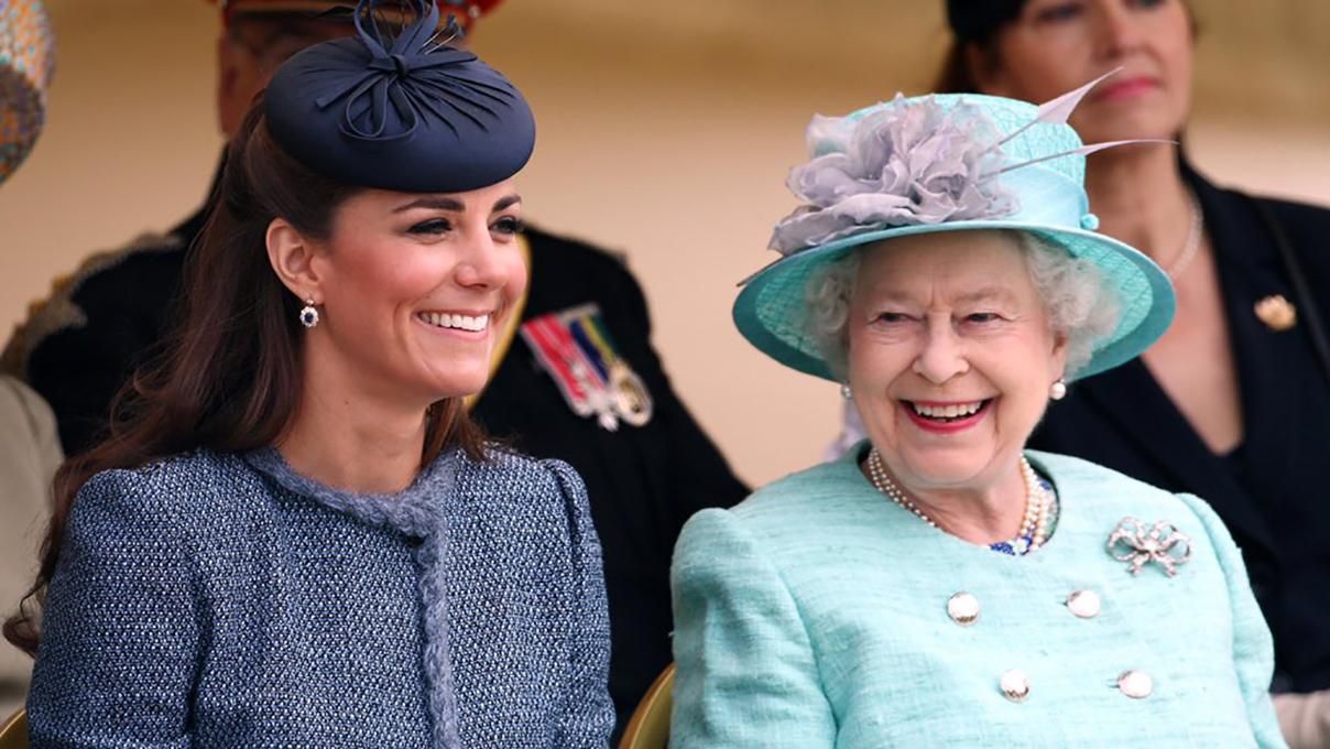 З нагоди річниці весілля: Кейт Міддлтон отримала особливий подарунок від Єлизавети ІІ З нагоди річниці весілля: Кейт Міддлтон отримала особливий подарунок від Єлизавети ІІ