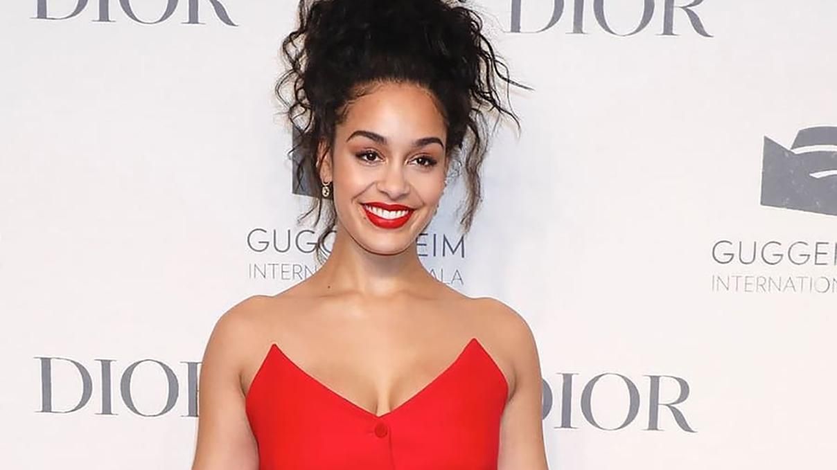 21-річна співачка Джорджа Сміт стала новим обличчям Diоr 21-річна співачка Джорджа Сміт стала новим обличчям Diоr