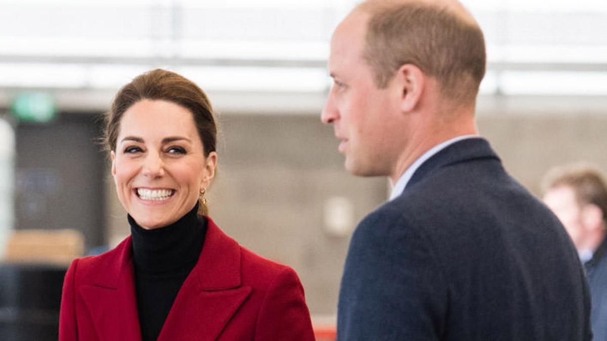 У подовженому жакеті та штанах: Кейт Міддлтон показала ефектний весняний образ У подовженому жакеті та штанах: Кейт Міддлтон показала ефектний весняний образ