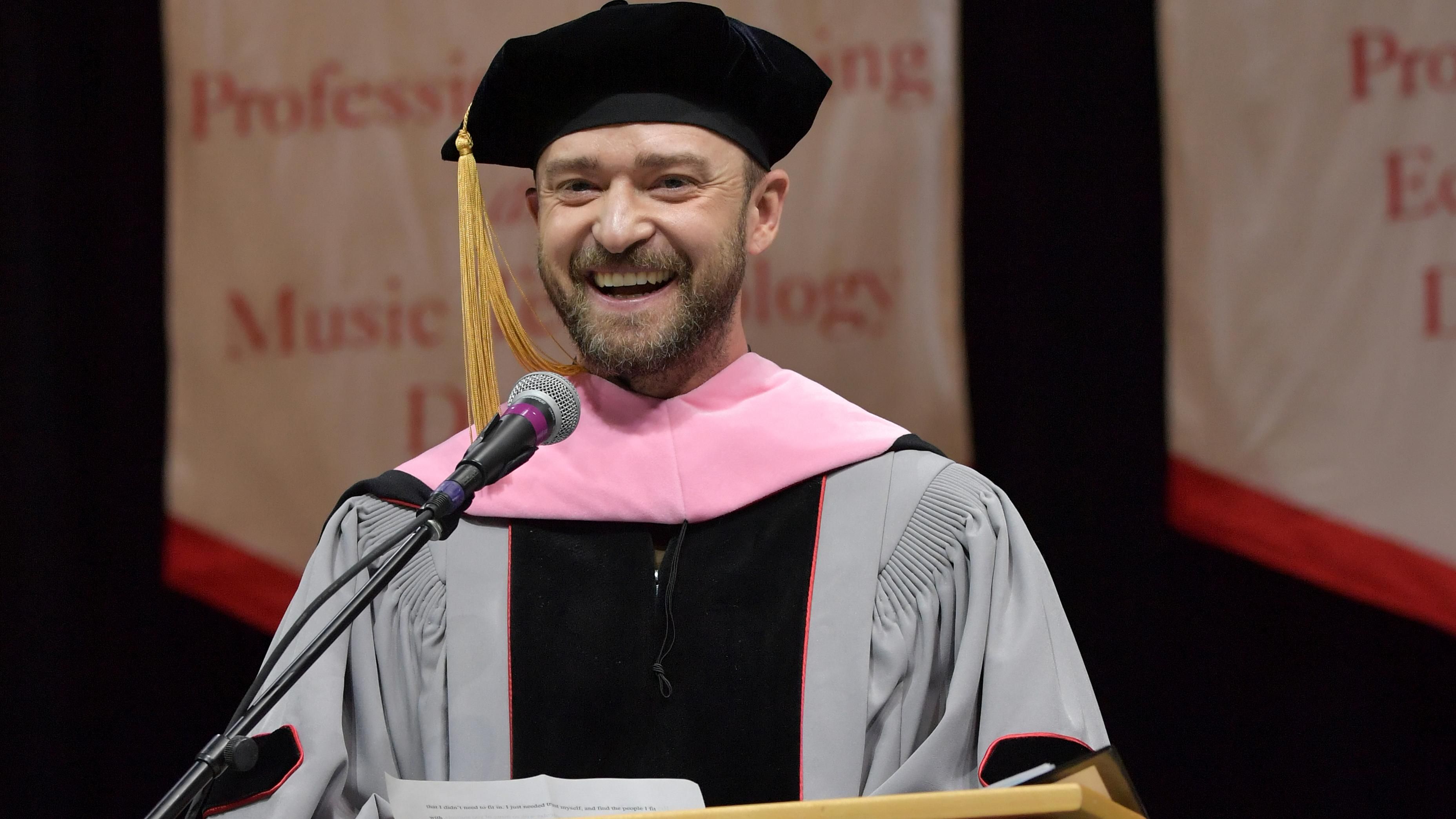 Джастін Тімберлейк отримав ступінь доктора наук Джастін Тімберлейк отримав ступінь доктора наук