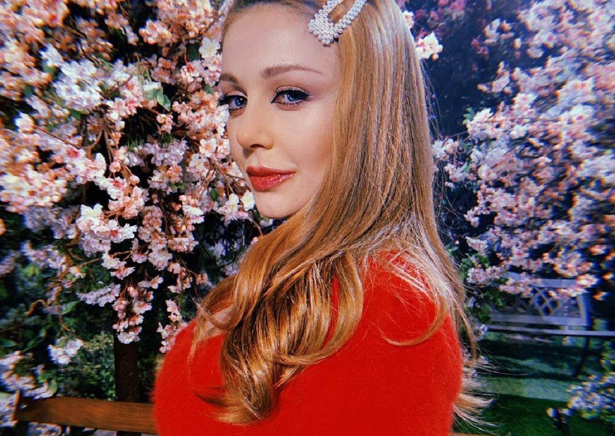 Фантастическая женщина: Тина Кароль показала горячее фото в красном платье Фантастическая женщина: Тина Кароль показала горячее фото в красном платье