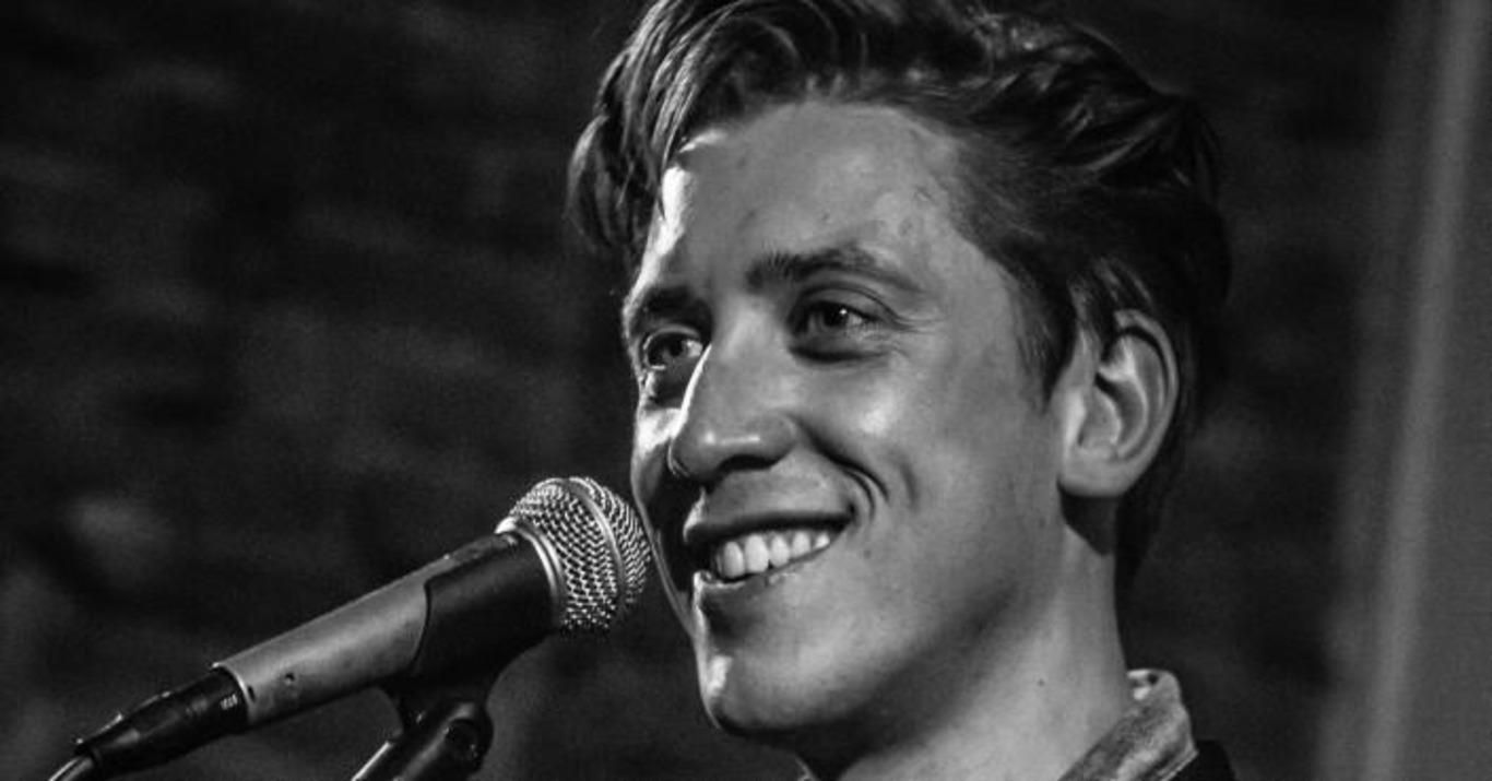 Песня "Скрябина" зазвучала на итальянском: эксклюзивное интервью с певцом Оливером Альфонсо Песня "Скрябина" зазвучала на итальянском: эксклюзивное интервью с певцом Оливером Альфонсо