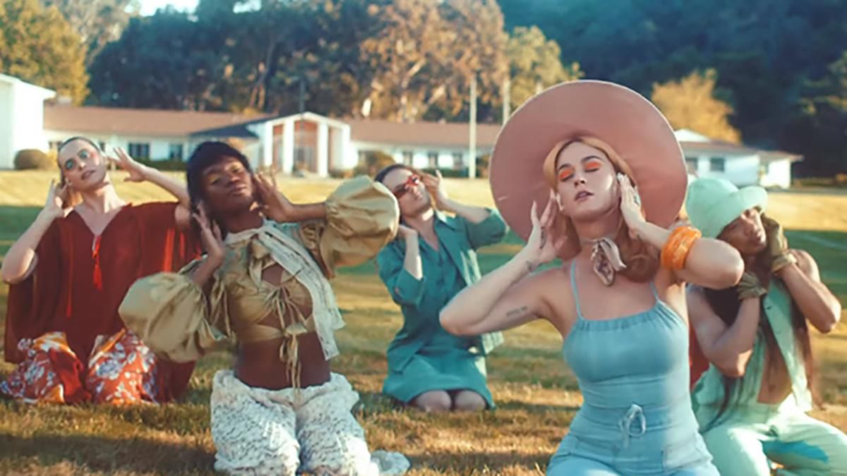 Новый имидж и несчастная любовь: Кэти Перри представила яркий клип Новый имидж и несчастная любовь: Кэти Перри представила яркий клип