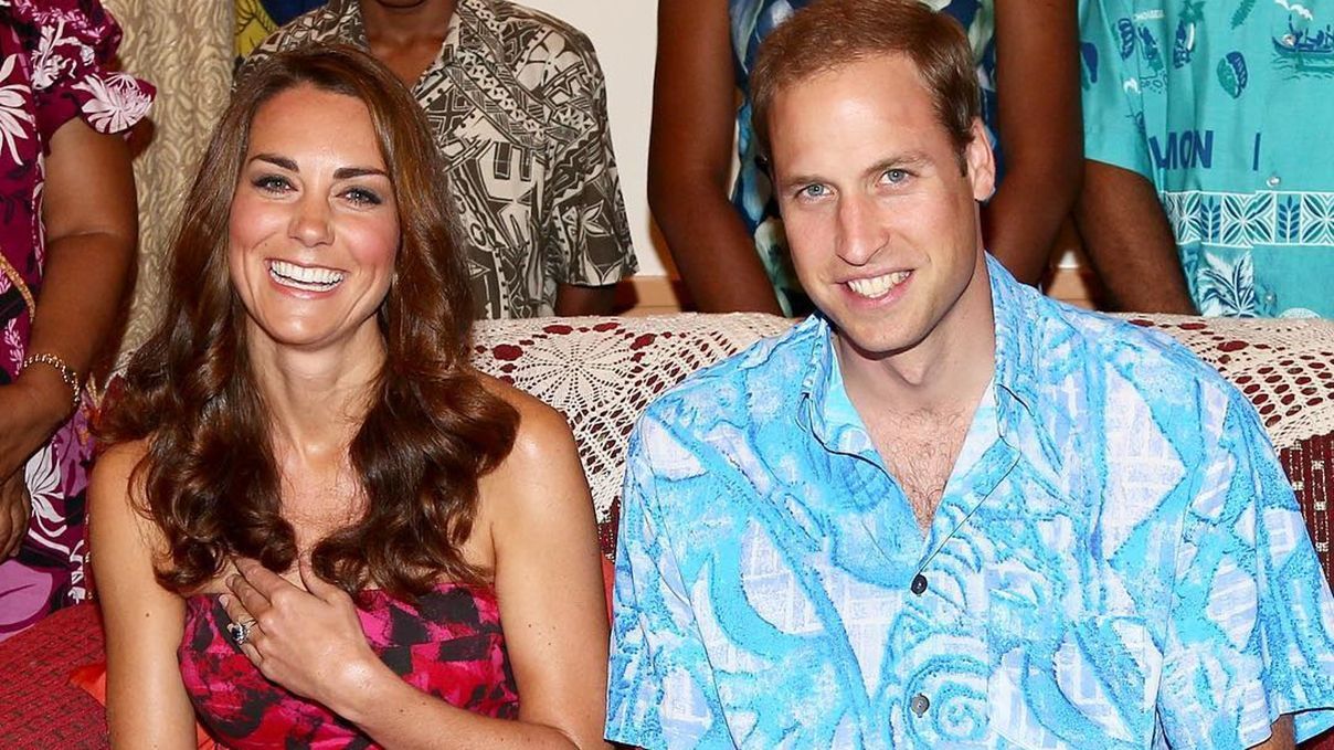 Фотограф королевской семьи опубликовал архивную открытку Кейт Миддлтон и принца Уильяма Фотограф королевской семьи опубликовал архивную открытку Кейт Миддлтон и принца Уильяма