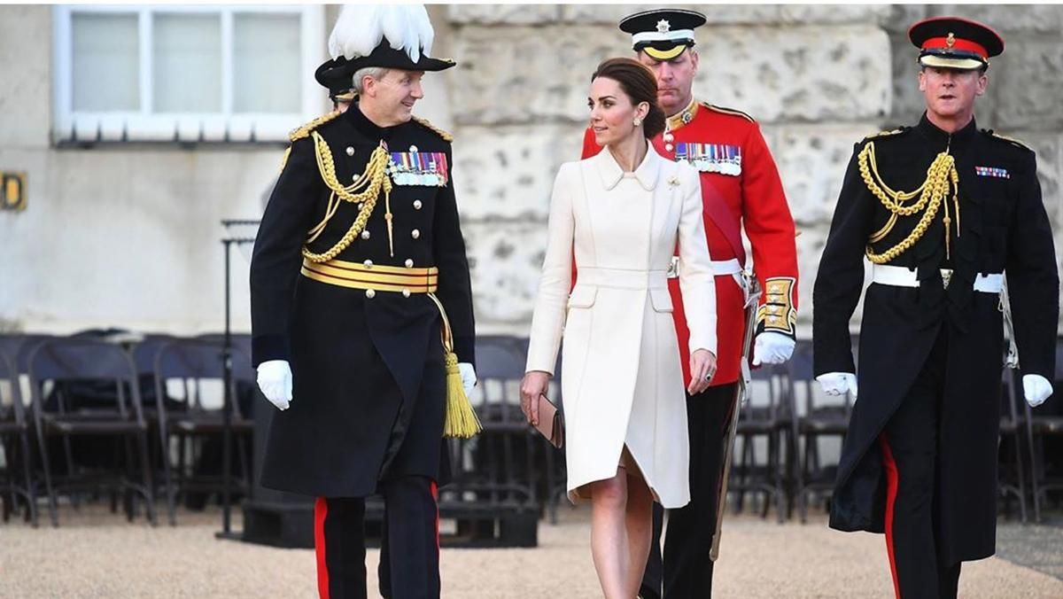 По-королівськи вишукано: Кейт Міддлтон вперше відвідала парад кінної гвардії По-королівськи вишукано: Кейт Міддлтон вперше відвідала парад кінної гвардії