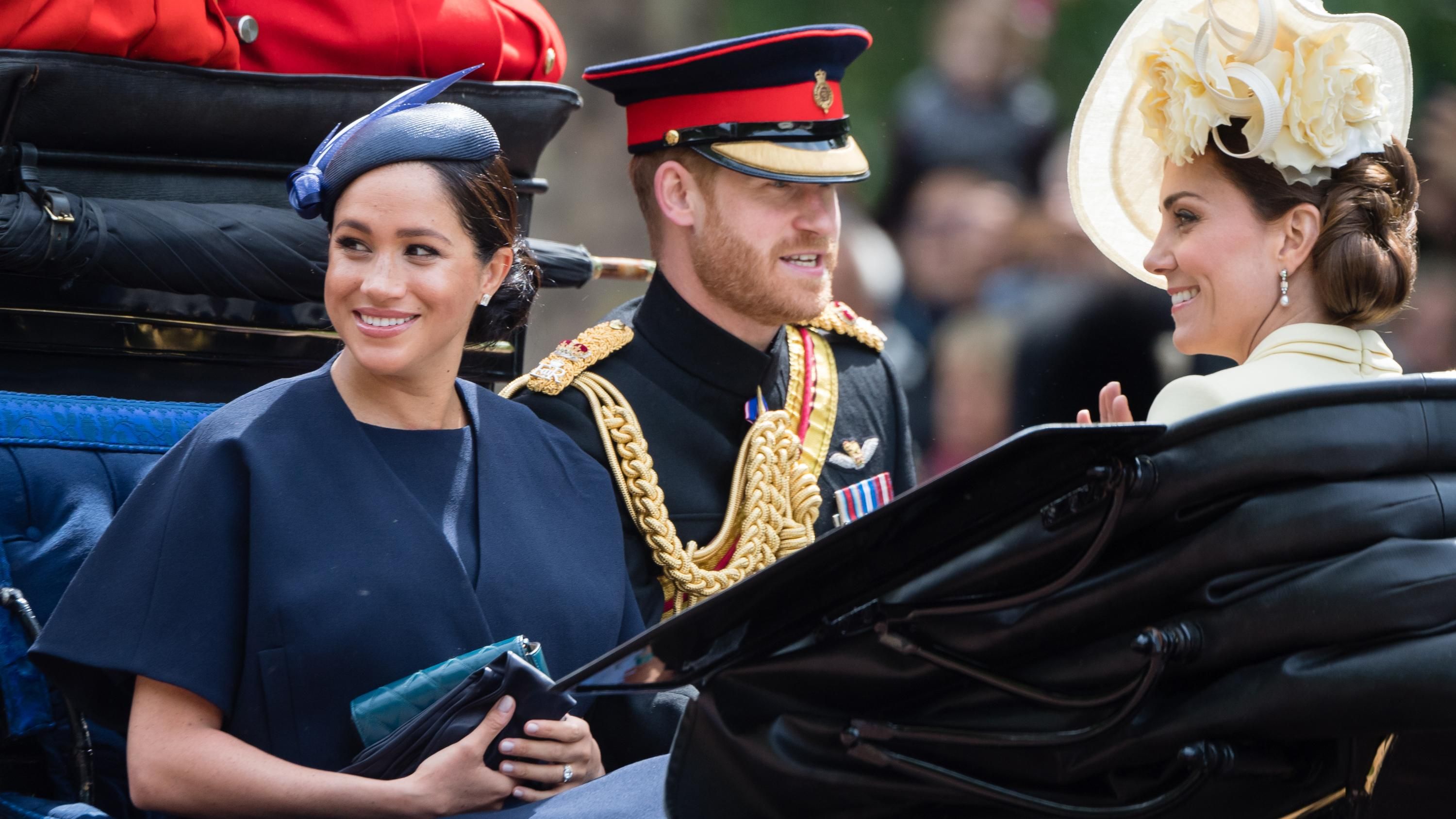 Меган Маркл вперше з'явилась на публіці після пологів: яскраві фото Меган Маркл вперше з'явилась на публіці після пологів: яскраві фото