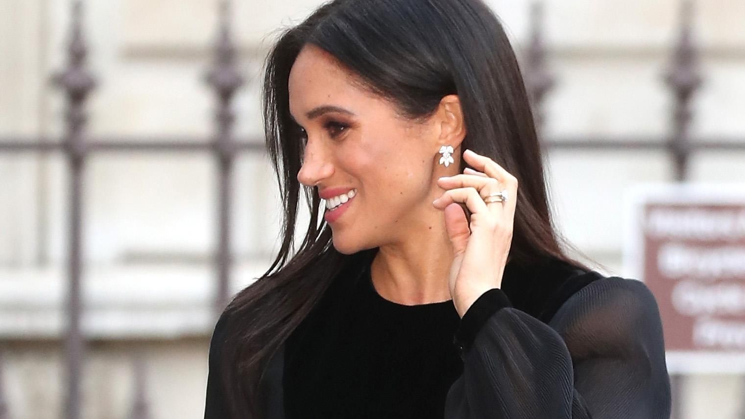 Меган Маркл изменила вид обручального кольца: что случилось с кольцом Меган Маркл изменила вид обручального кольца: что случилось с кольцом