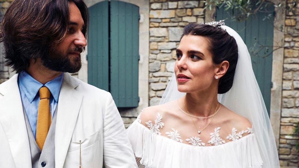 Принцесса Монако Шарлотта Казираги отпраздновала вторую свадьбу: фото платья завидной невесты Принцесса Монако Шарлотта Казираги отпраздновала вторую свадьбу: фото платья завидной невесты