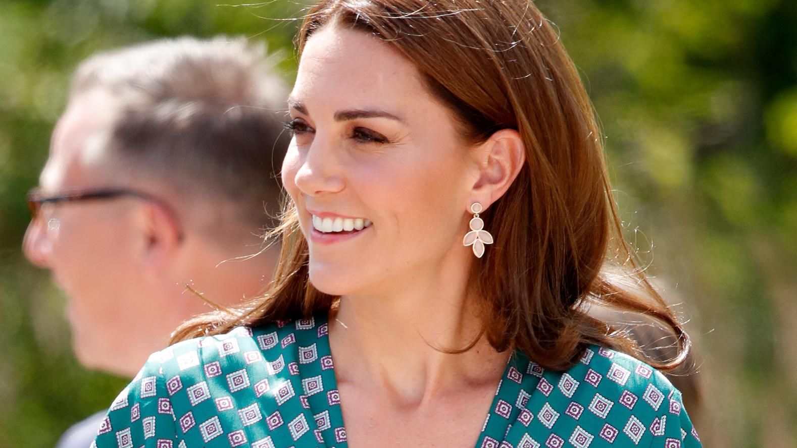 Кейт Миддлтон очаровала волшебным выходом на пикнике в саду Кейт Миддлтон очаровала волшебным выходом на пикнике в саду