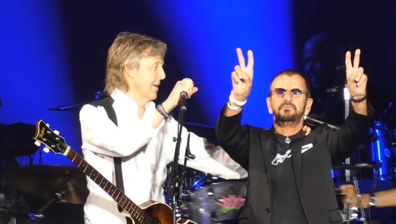 Ностальгия для "битломанов": бывшие участники The Beatles вместе выступили в США Ностальгия для "битломанов": бывшие участники The Beatles вместе выступили в США