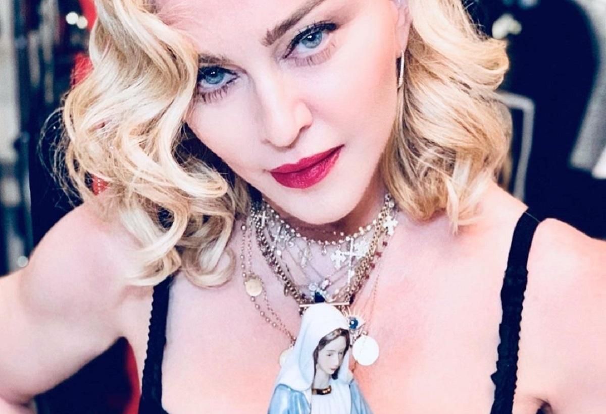 В ритмах Африки: Мадонна презентовала клип на песню Batuka В ритмах Африки: Мадонна презентовала клип на песню Batuka