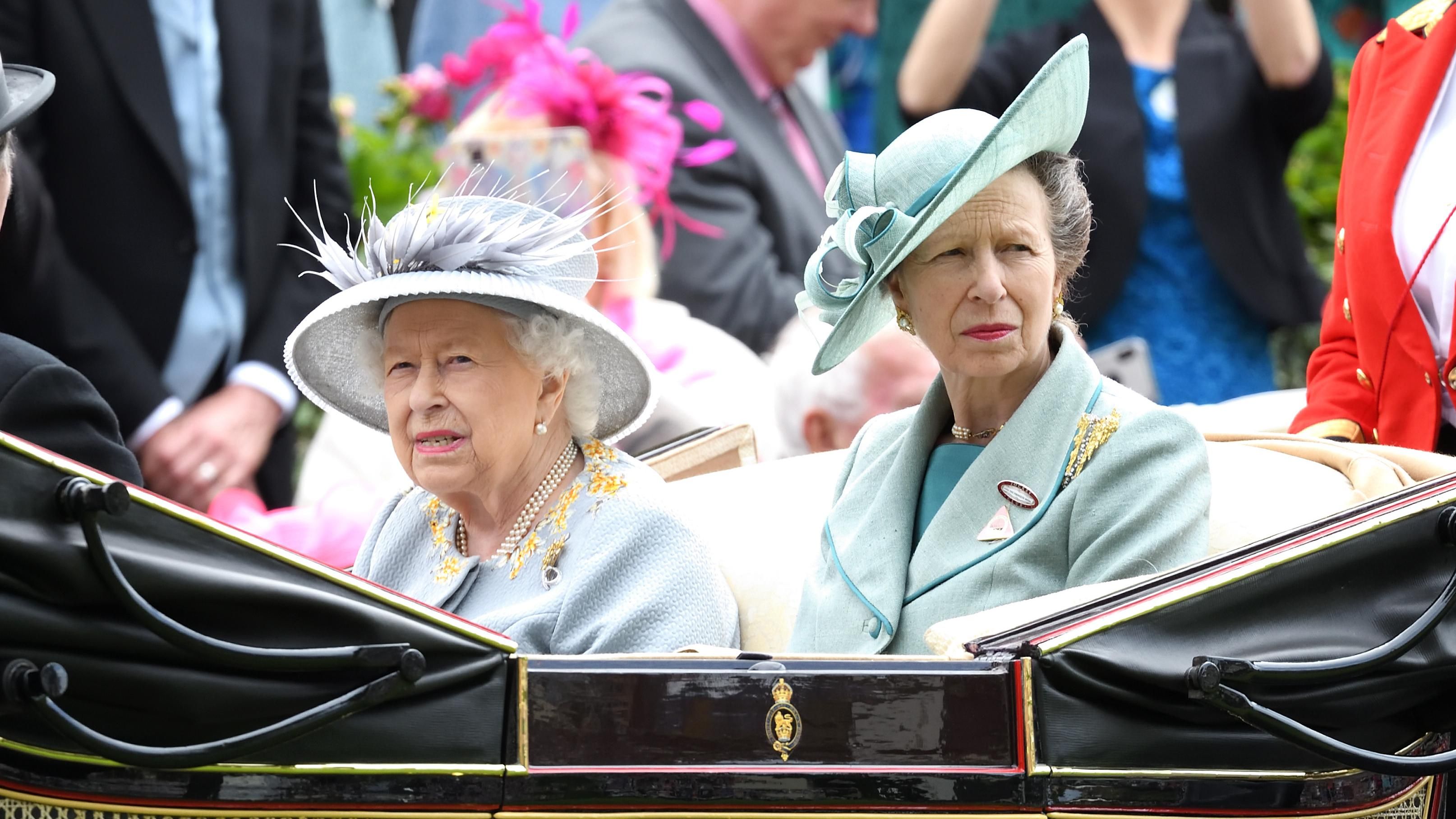 Принцессе Анне – 69: как поздравляет королевская семья дочь Елизаветы II